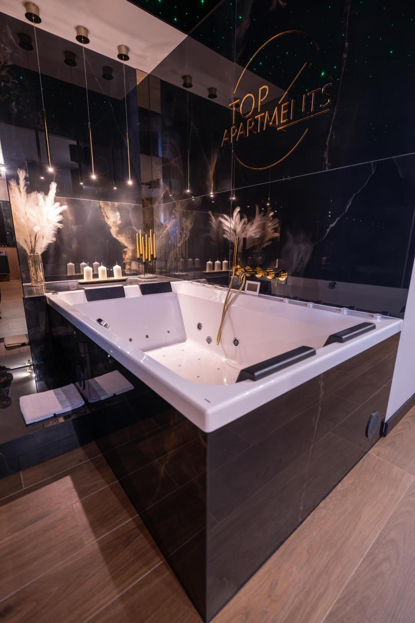 Z Jacuzzi, Wislane Tarasy Apartment Krakow
