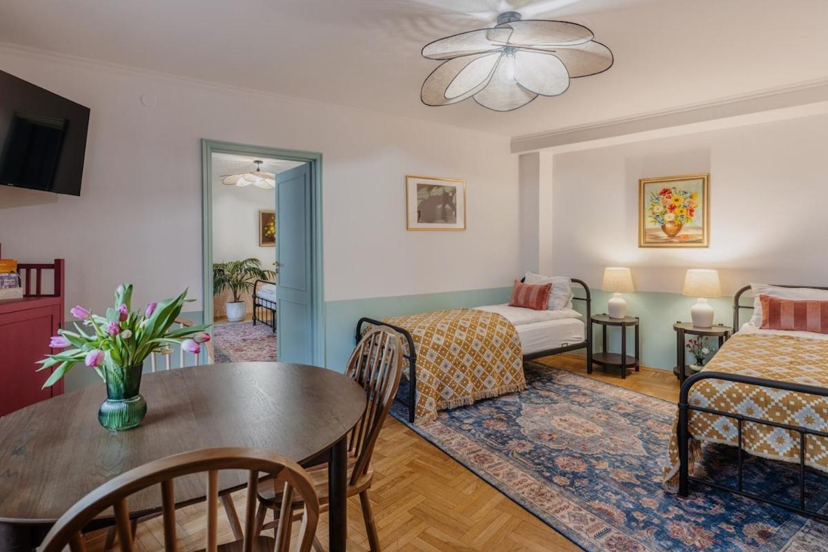 Apartment Mikolajska 2