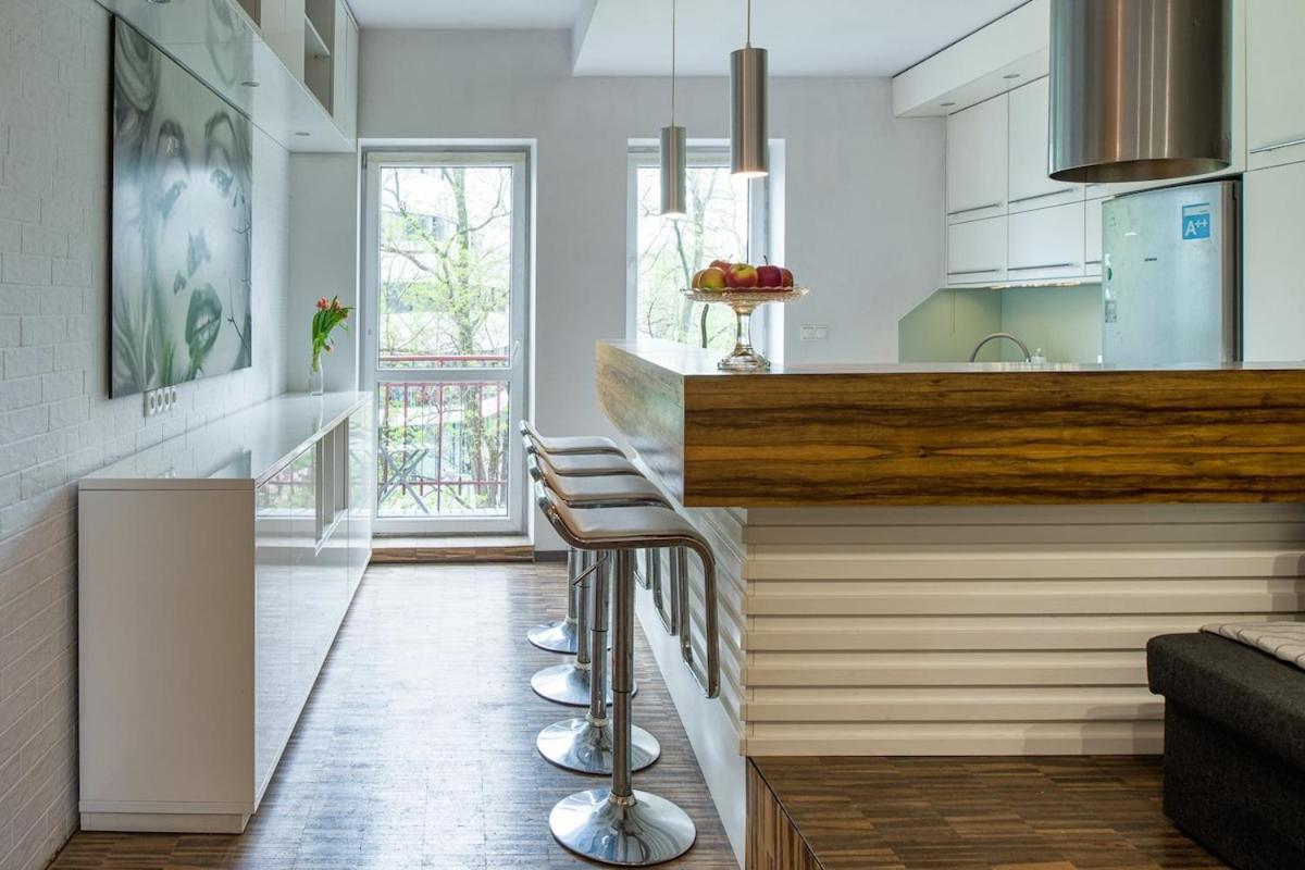 Apartment Comfort In Great Location *