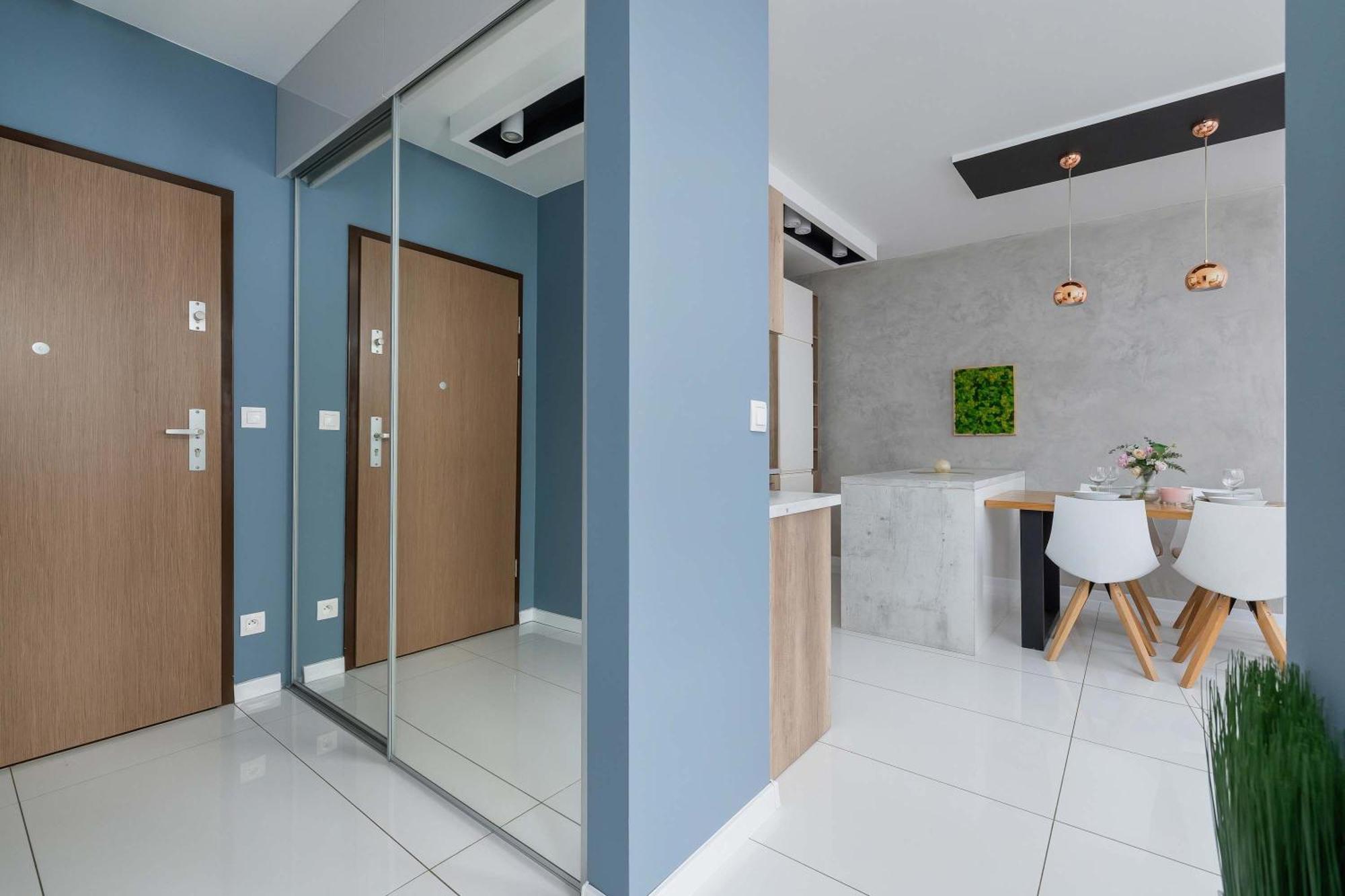 Cosy & Bright With Parking On The Cystersow Street By Renters
