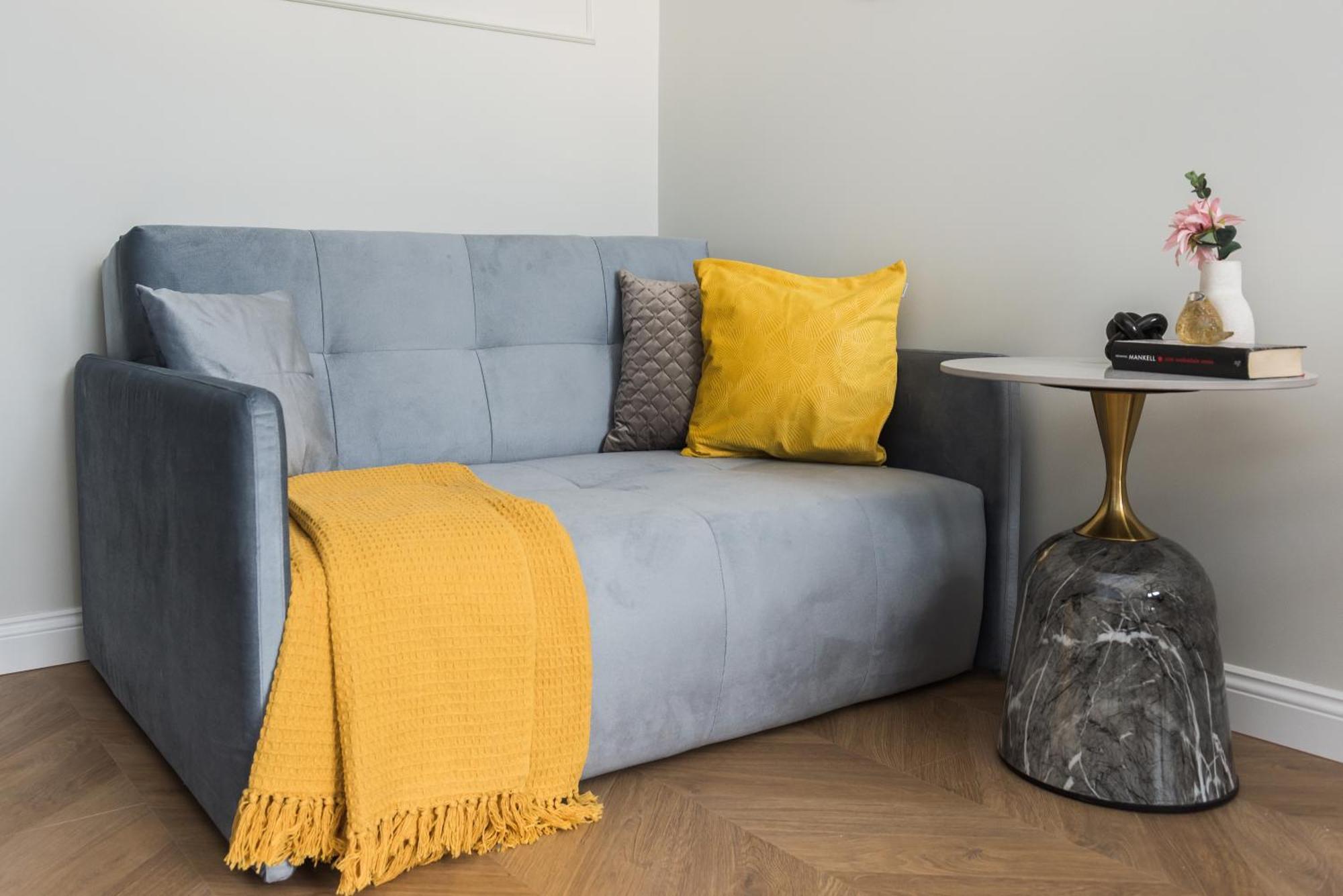 Silver Old Town Apartment