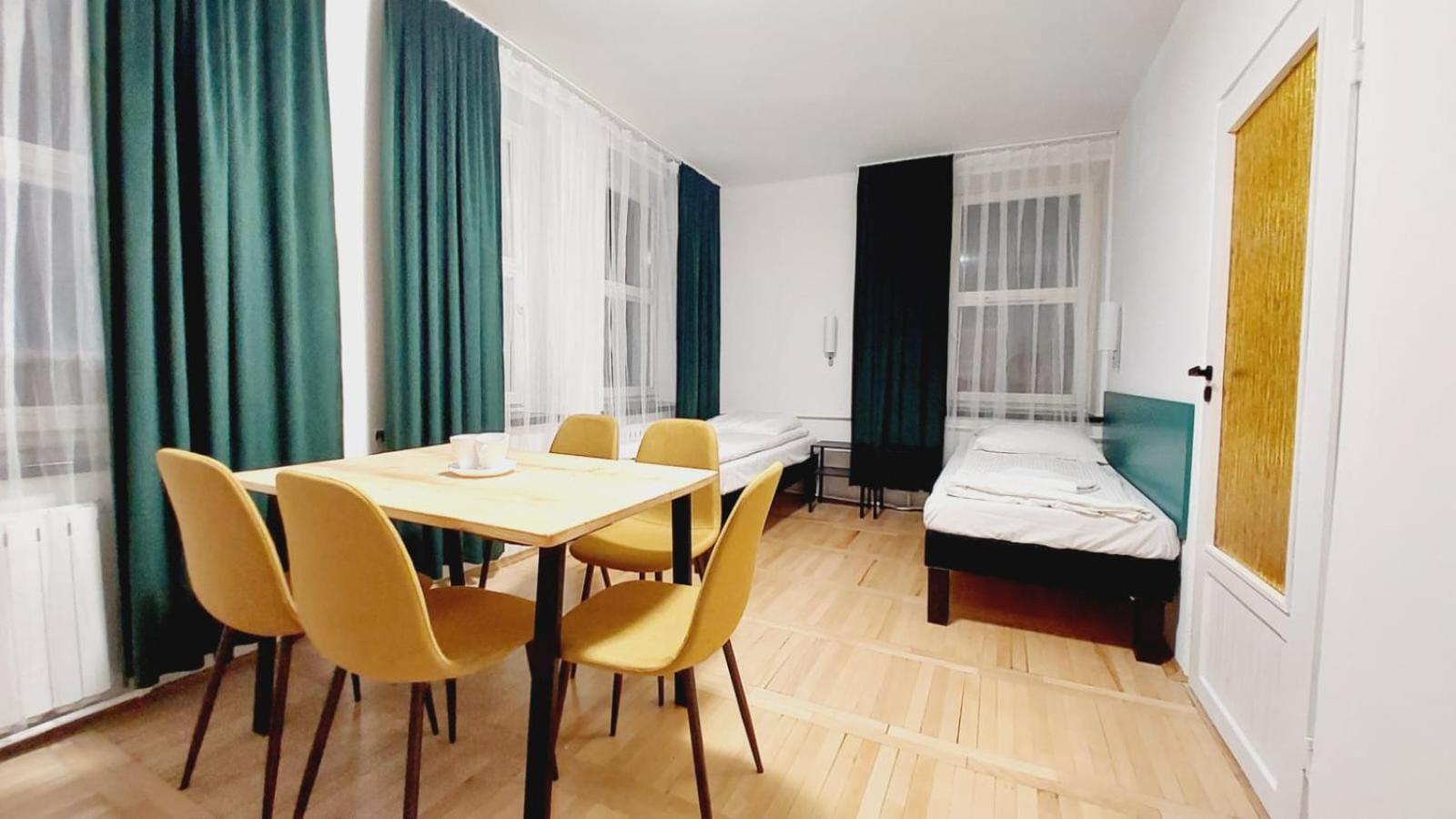 Korona Hotel *