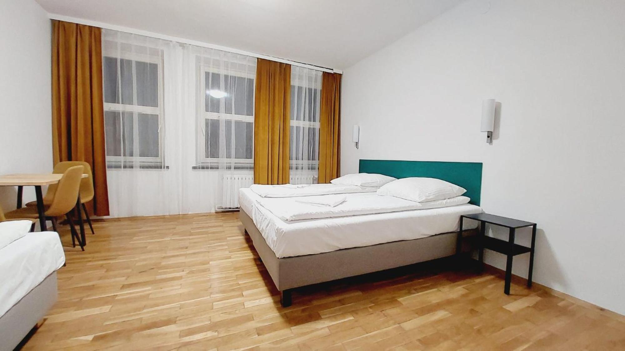 Korona Hotel *