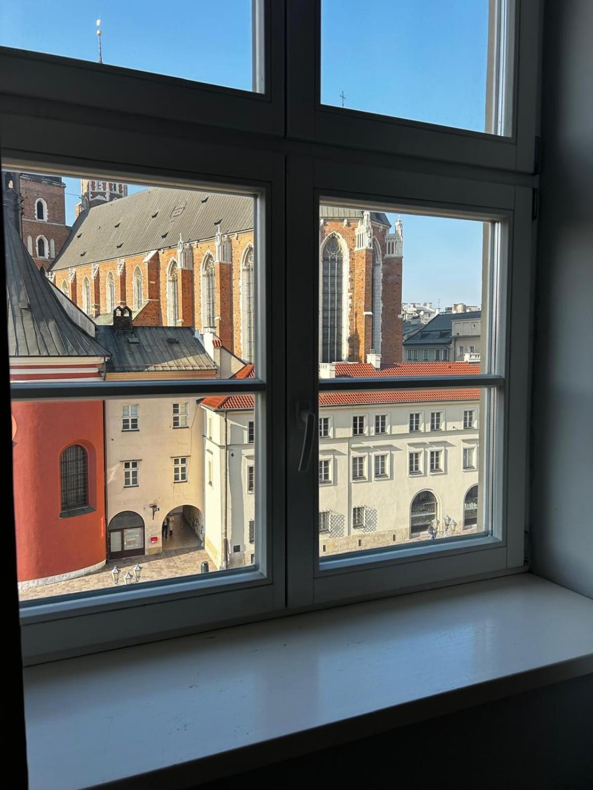 Small Market Square - Old Town Apartment *