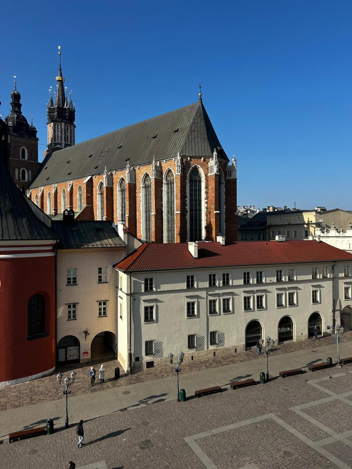 Small Market Square - Old Town *