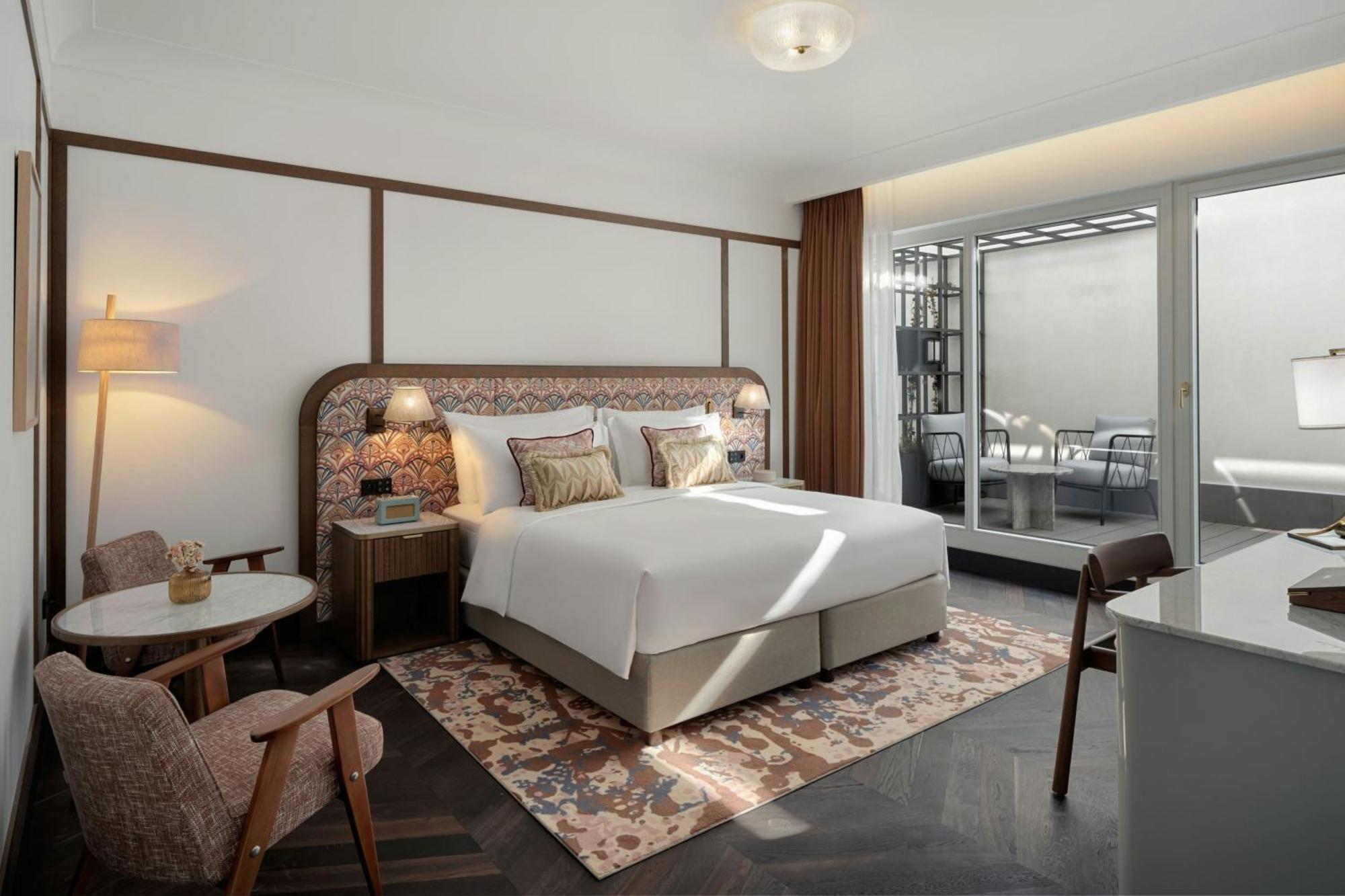Stradom House, Autograph Collection 5*