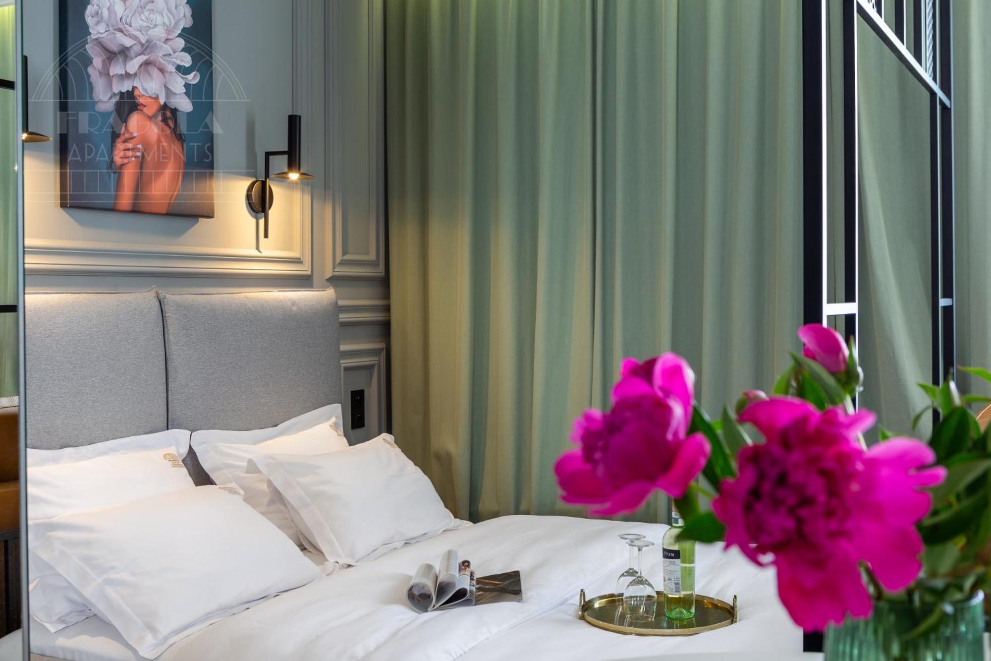 Feminine Fragola Apartament