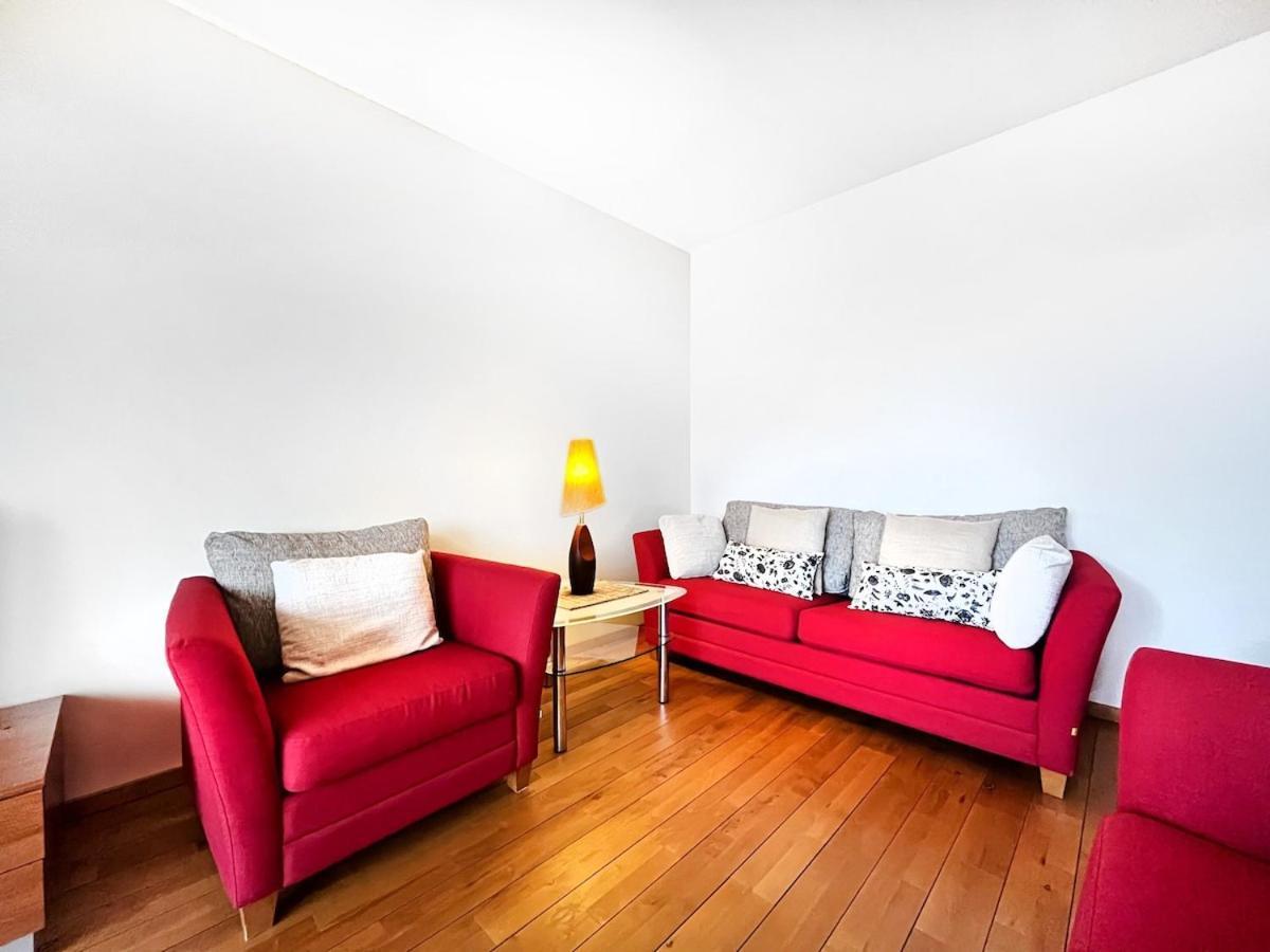 In Cozy Area For 4 Guest, Cracow Apartment *
