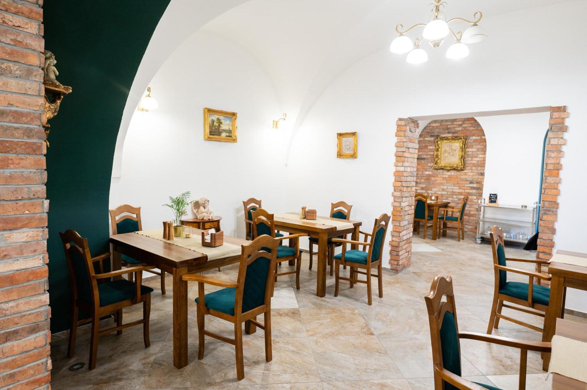Goscinne Dom Sw. Szymona Homestay