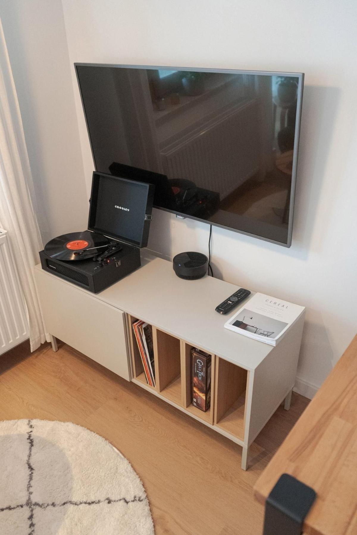 Bright And Cosy Flat Near The River Apartment