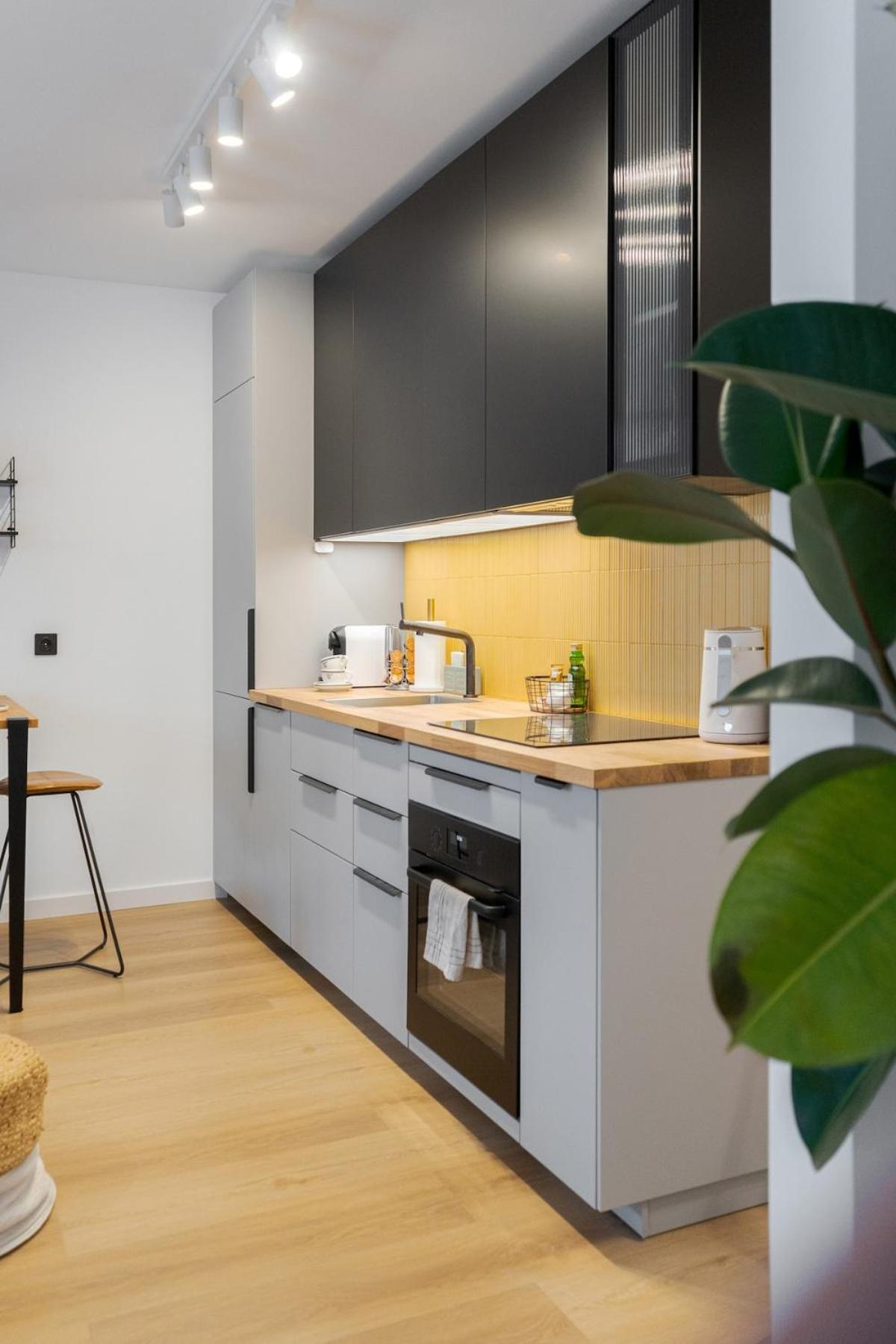 Bright And Cosy Flat Near The River Apartment