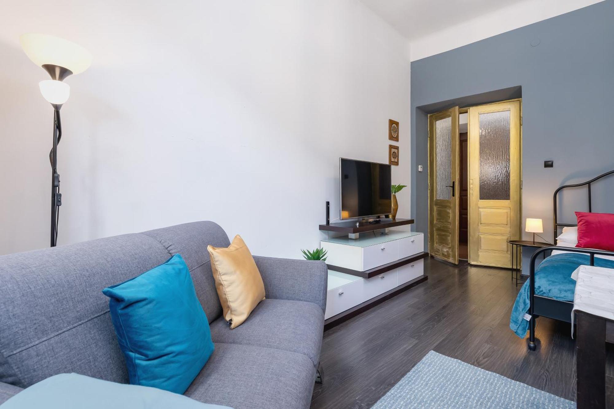 Z Balkonem Blisko Starego Miasta By Renters Apartment Krakow