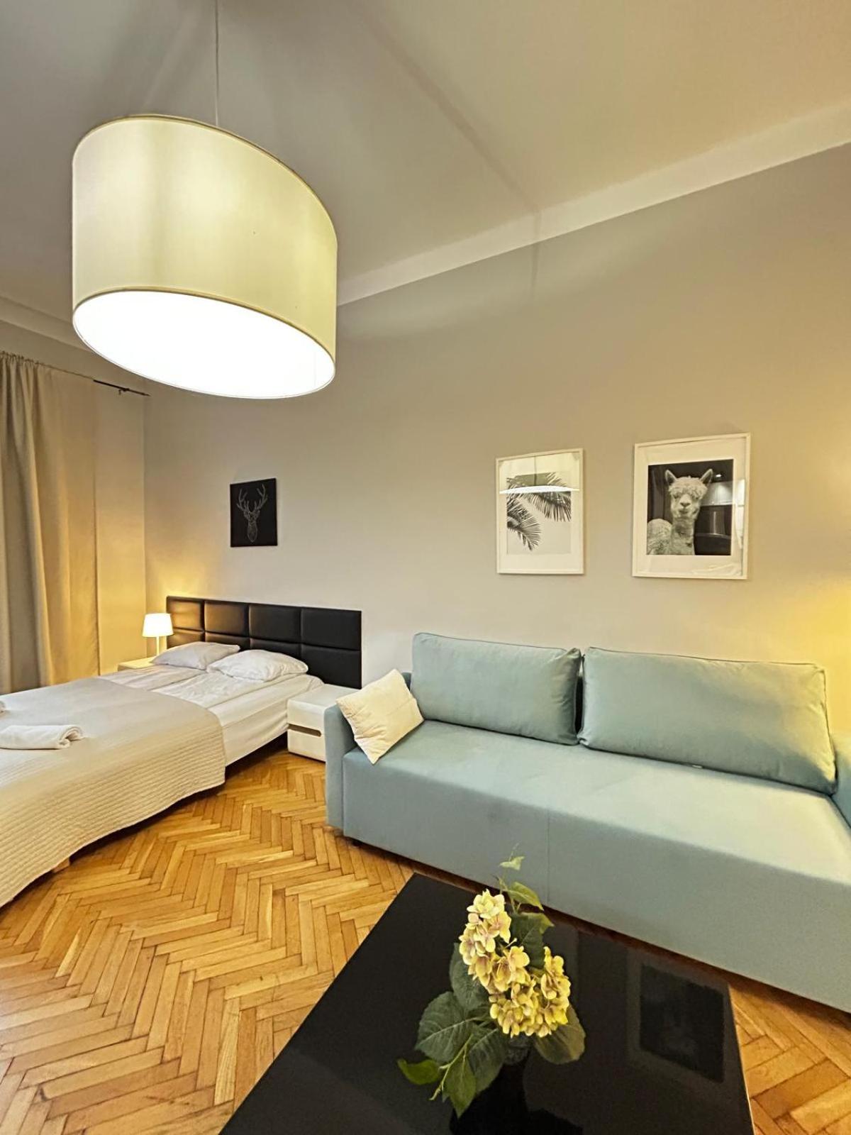 Small Market Square - Old Town Apartment Krakow