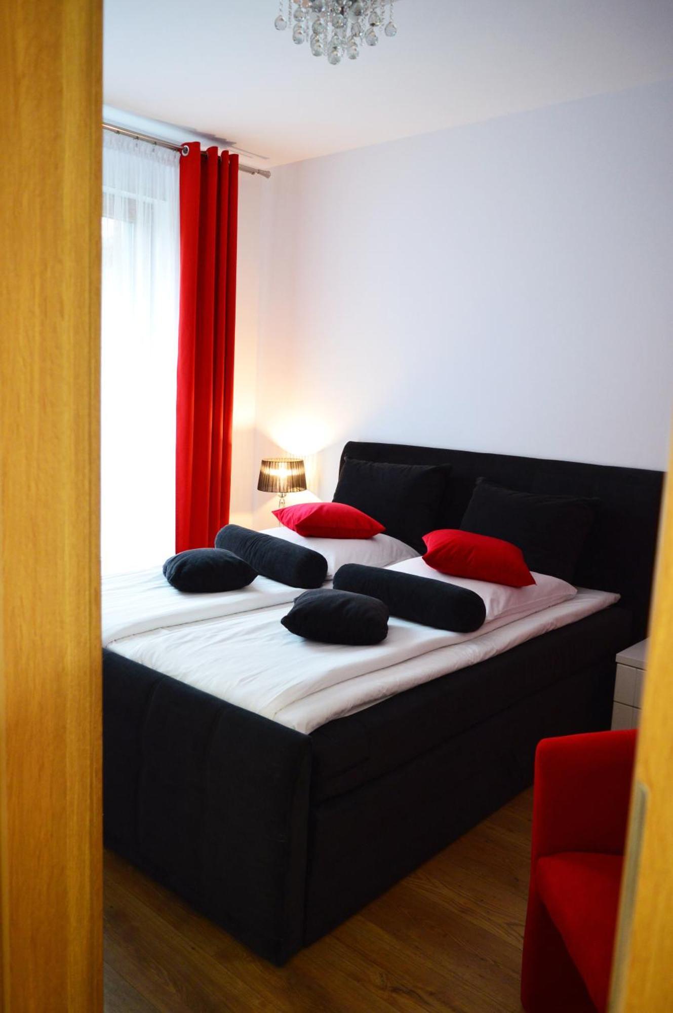 Katania Moxy Te&am Cracow *