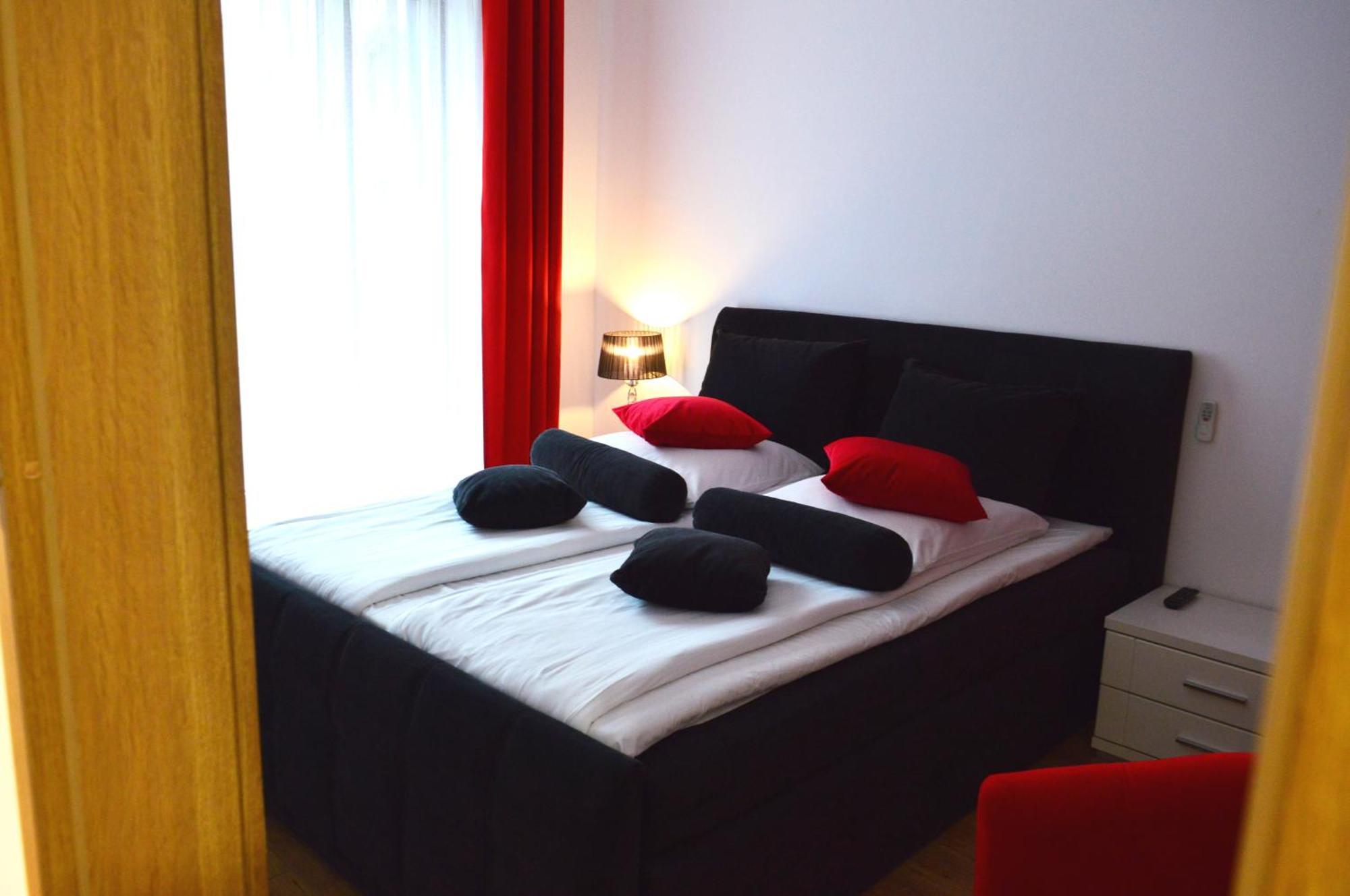Katania Moxy Te&am Cracow Krakau