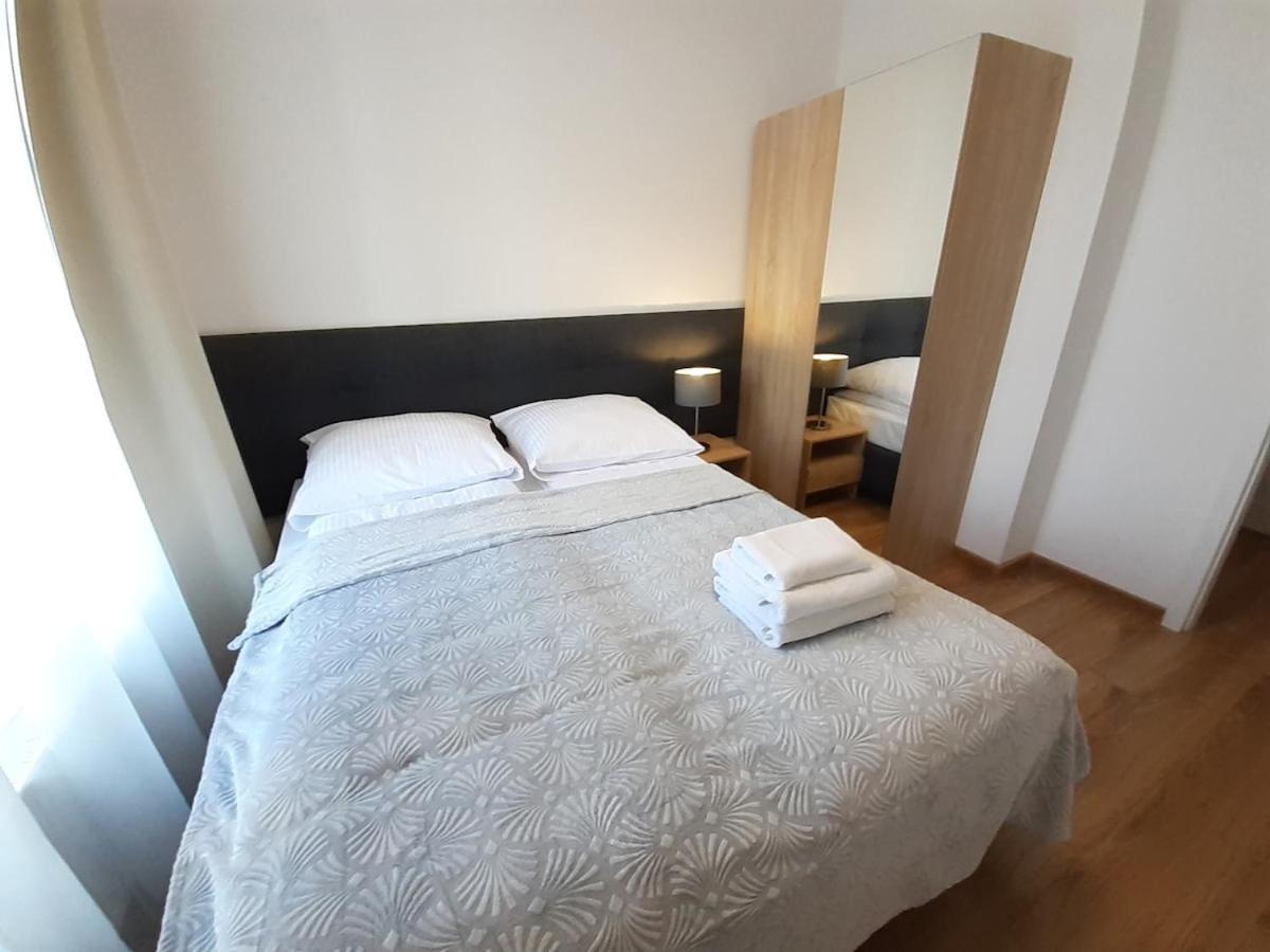 Apartment Old Town - Bosacka 18 *