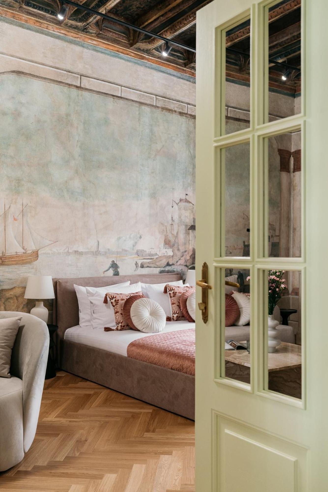 Apartment Gallery 7 - Loftaffair Collection