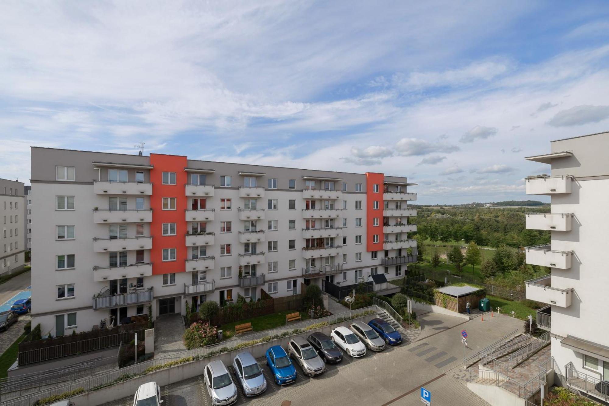 Apartment Spacious For 6 Guests In With Office By Renters Krakau