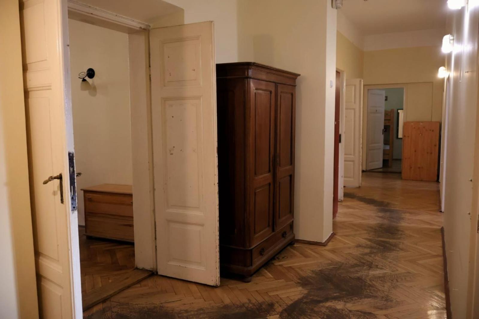 50 People Apartment Krakau