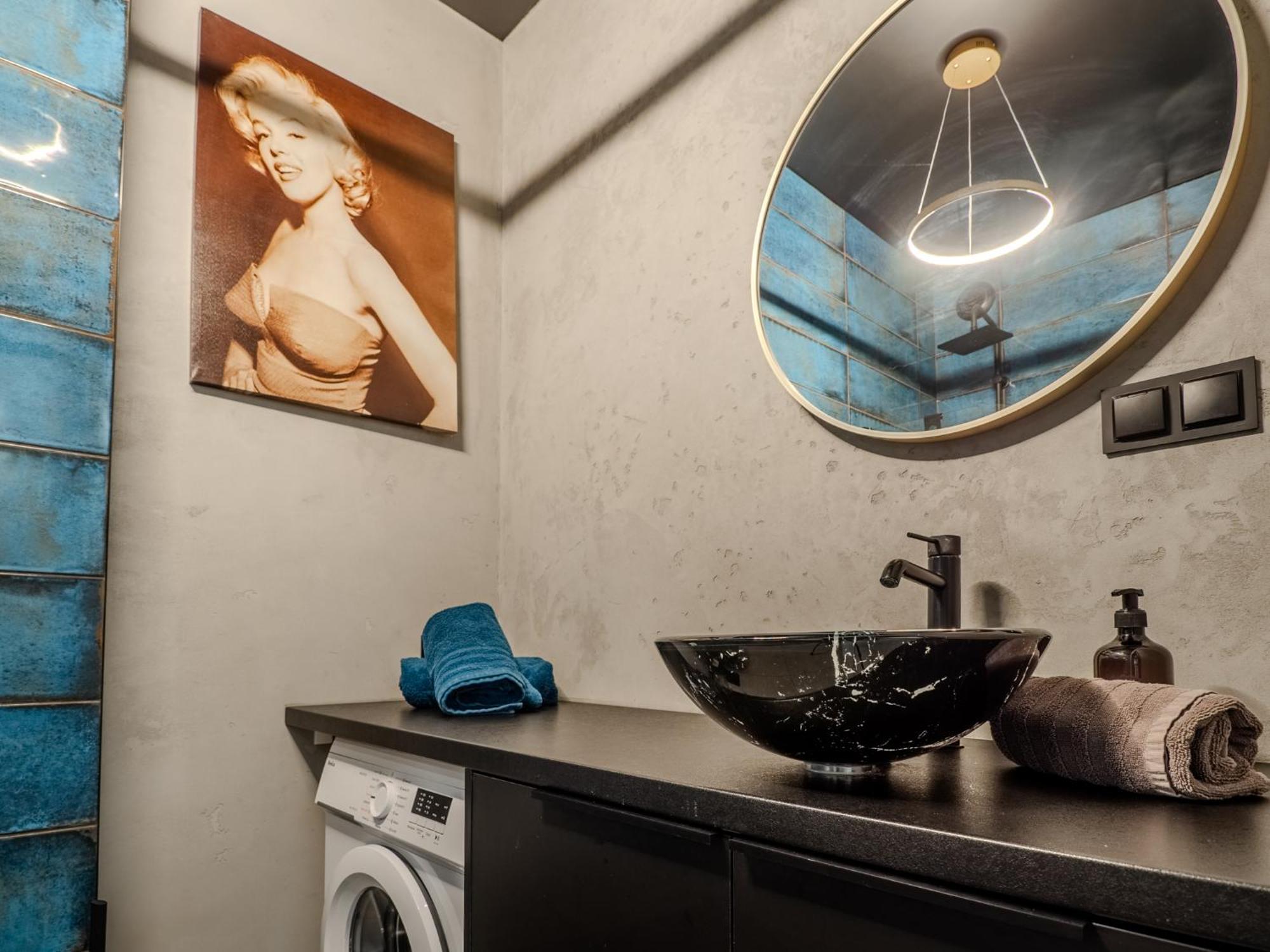 A Charming Loft In The Heart Of With Free Parking Apartment