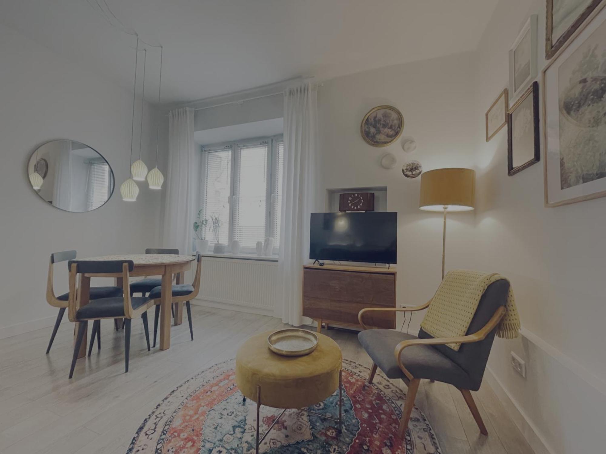 Apartment Snow White