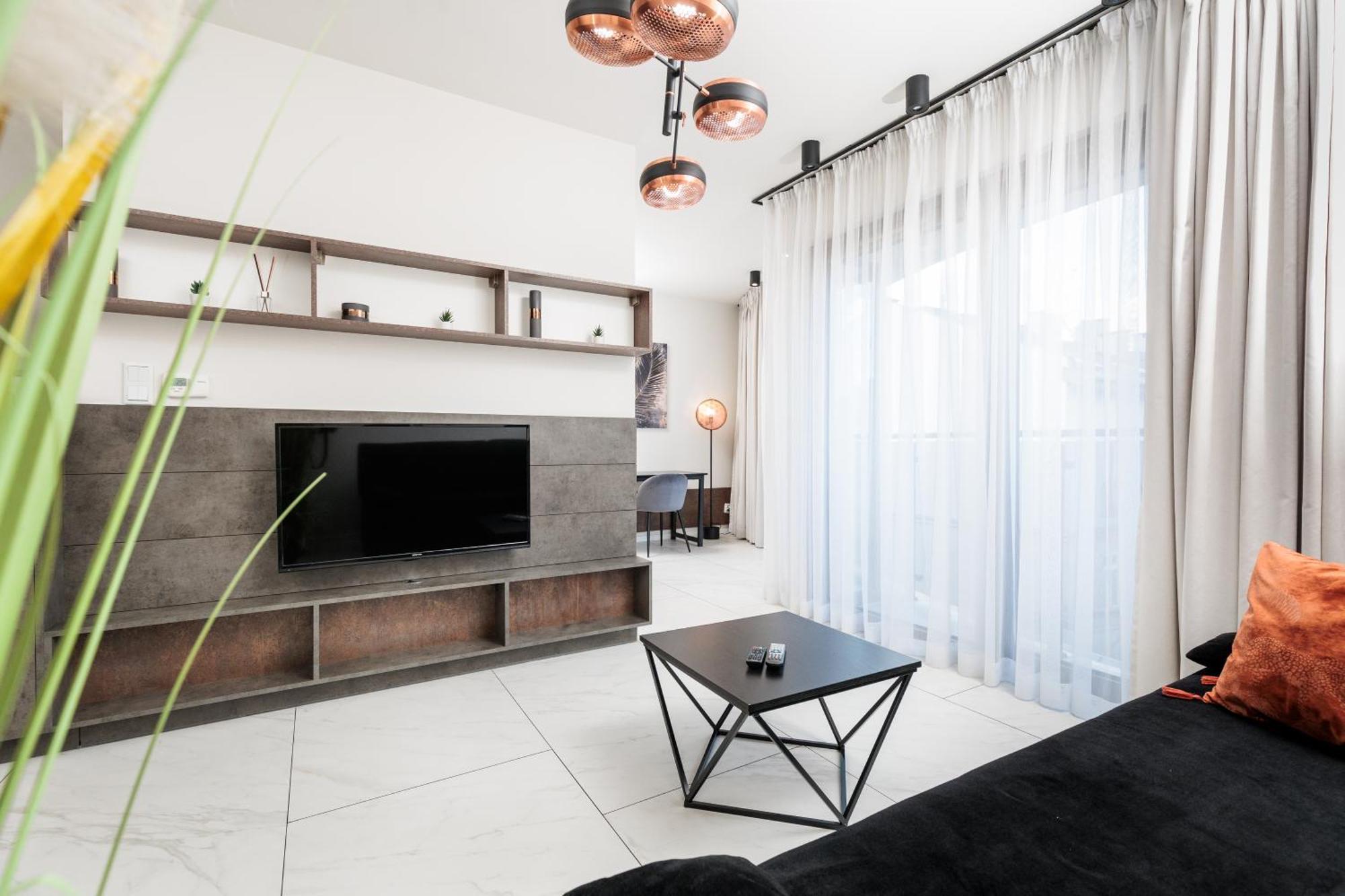 Apartment Of The Kings-copper Nest