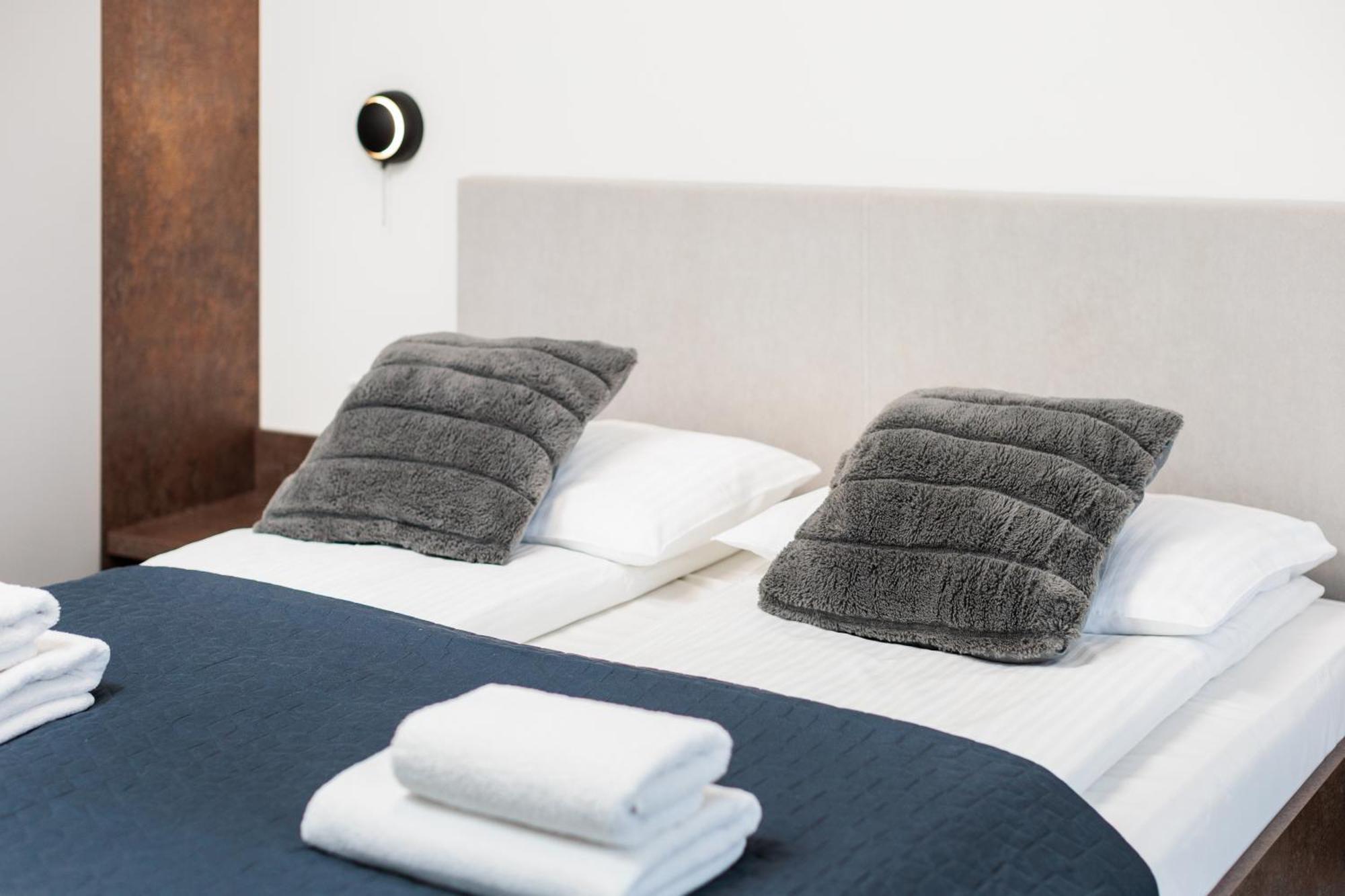 Apartment Of The Kings-copper Nest *