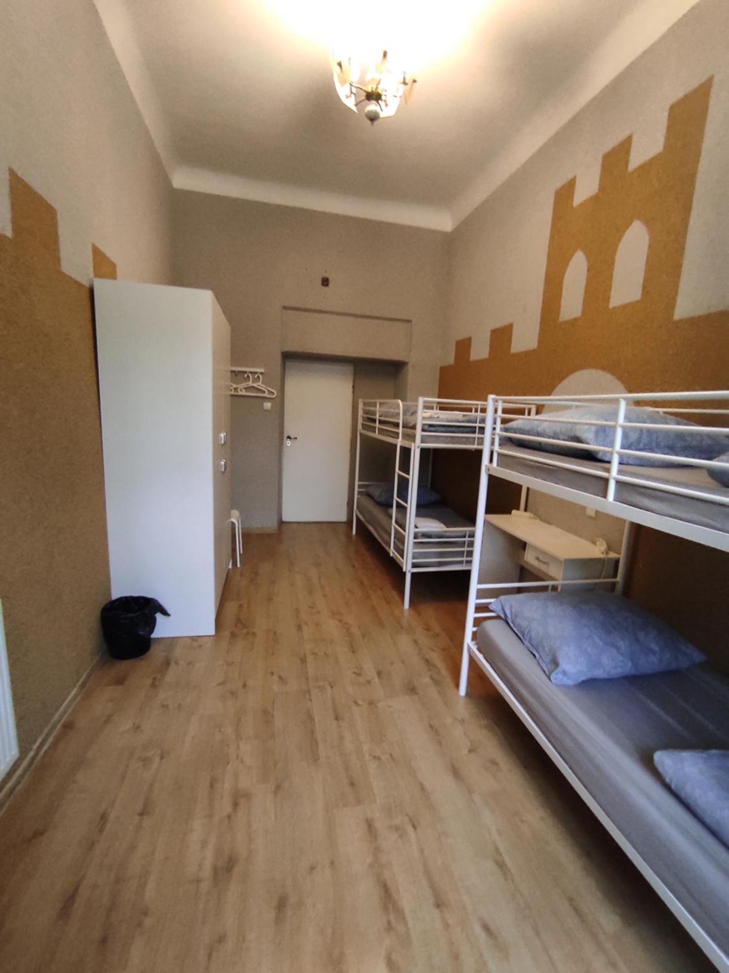 Hostel Girls