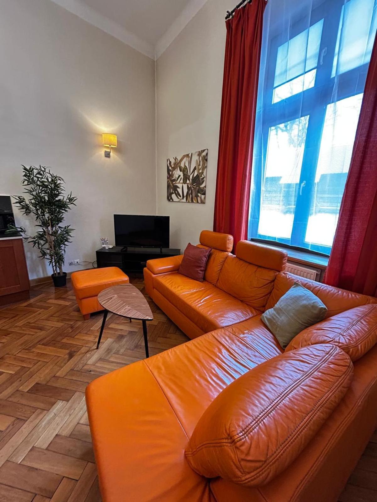 Golden With Lift - Old Town Apartament