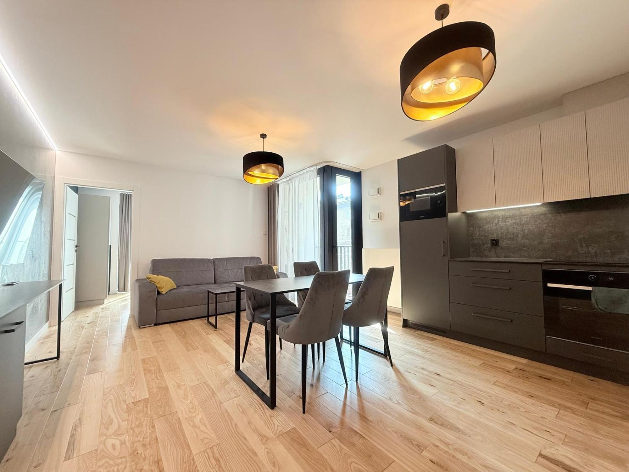 Vistula Avenue Free Parking, Swimming Pool, Sauna & Gym *