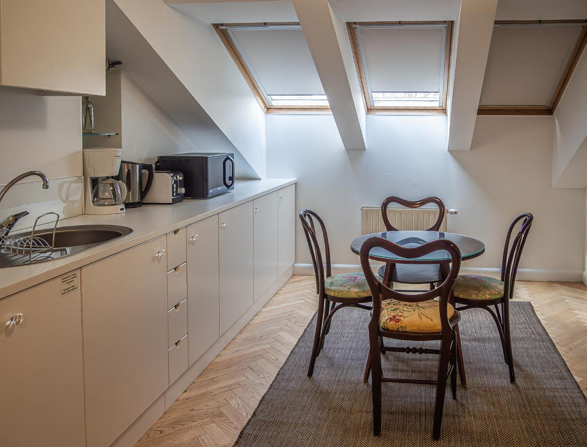 Aparthotel Crystal Old Town 3*
