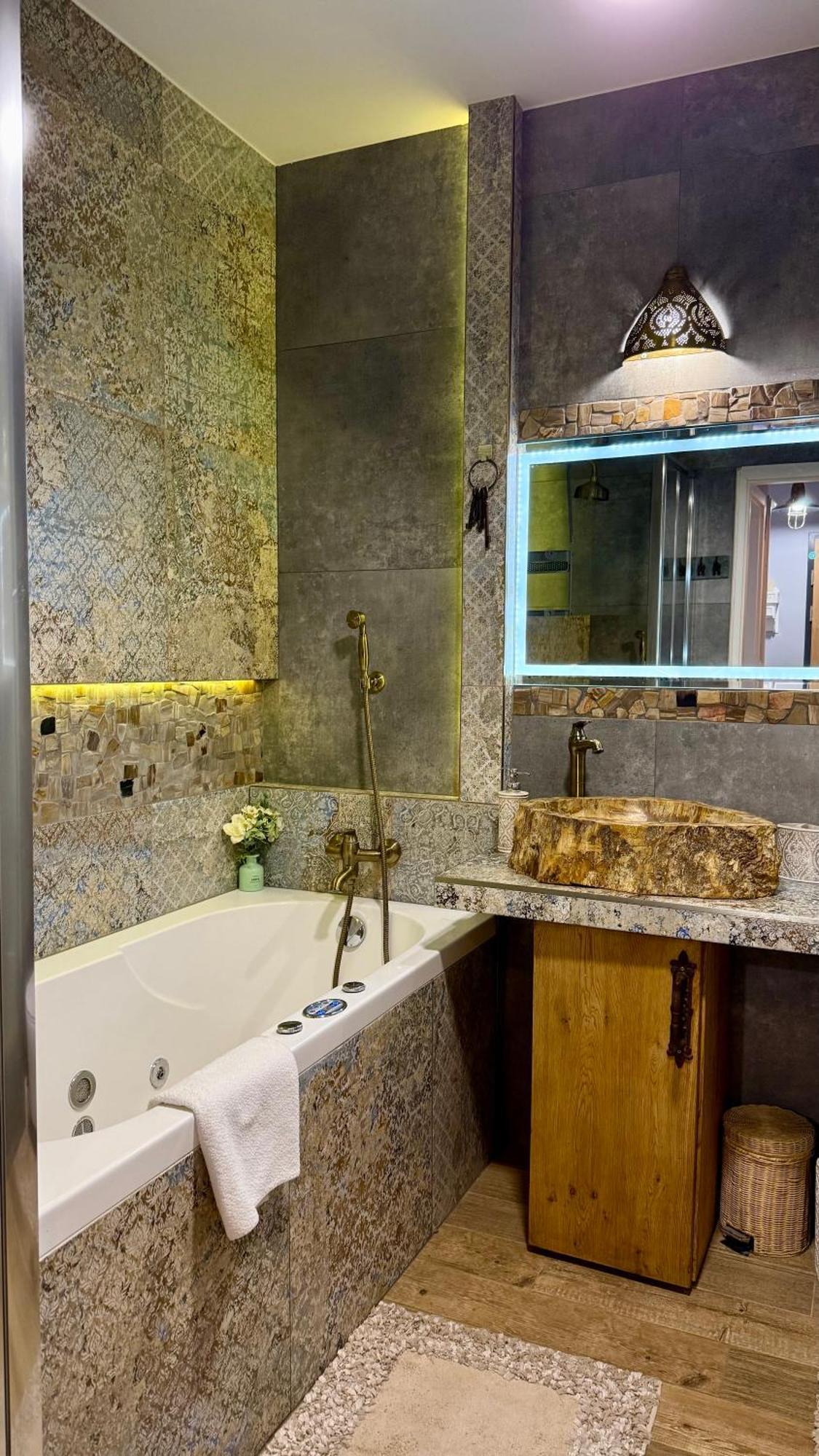 Exclusive Jacuzzi Penthouse With Garage *