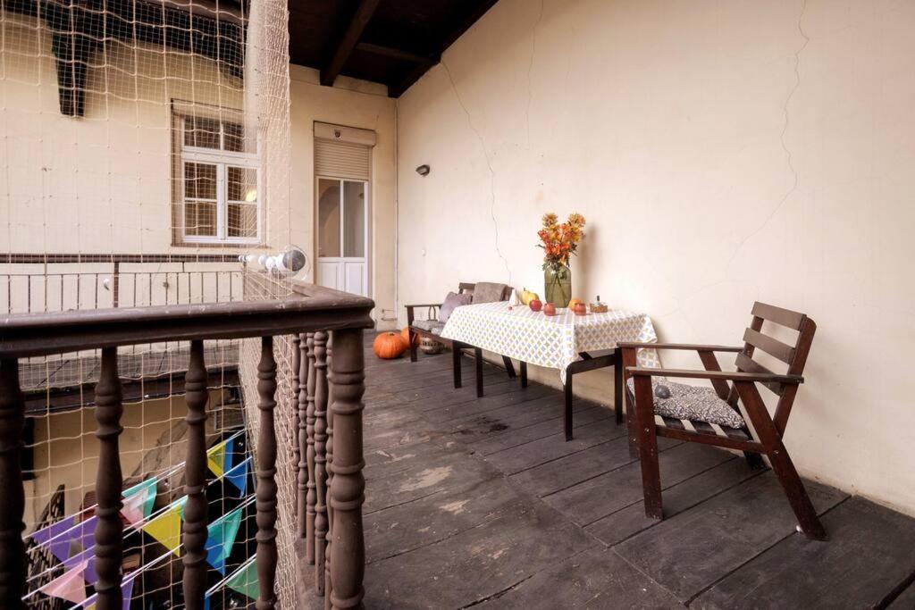 Arteon With Terrace Apartment