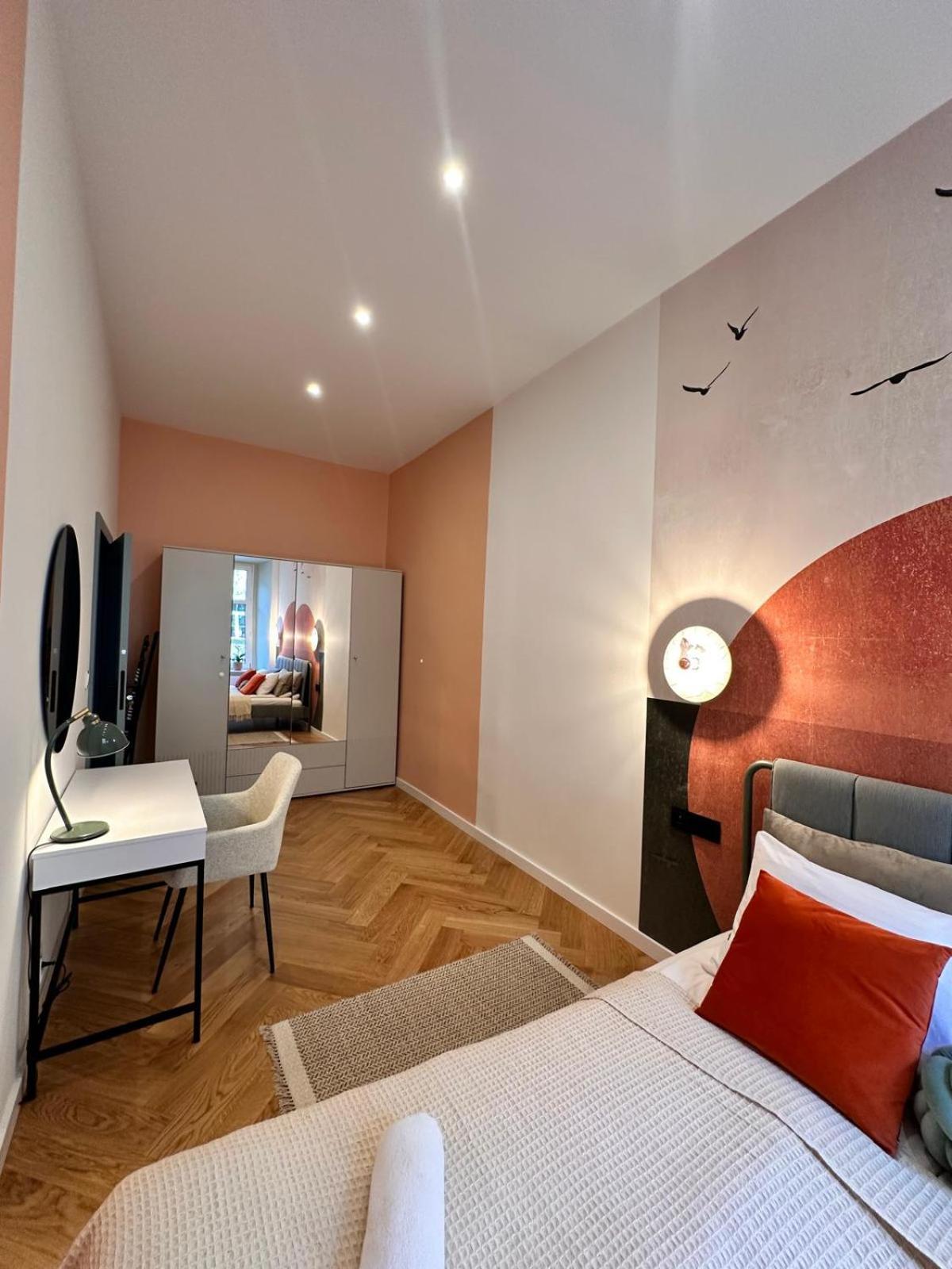 Modern Delux Apartment! - Air Conditioning