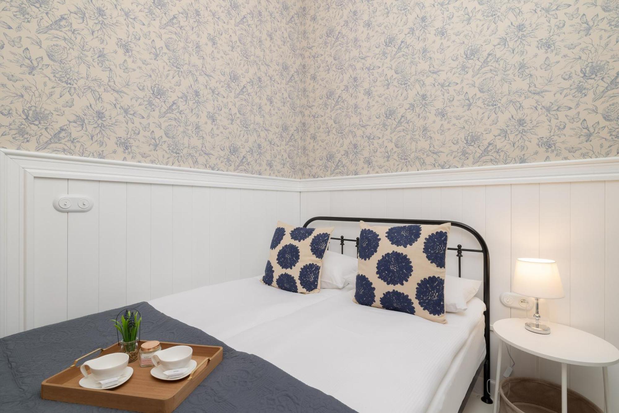 Cosy With Air Conditioning By Renters Krakow