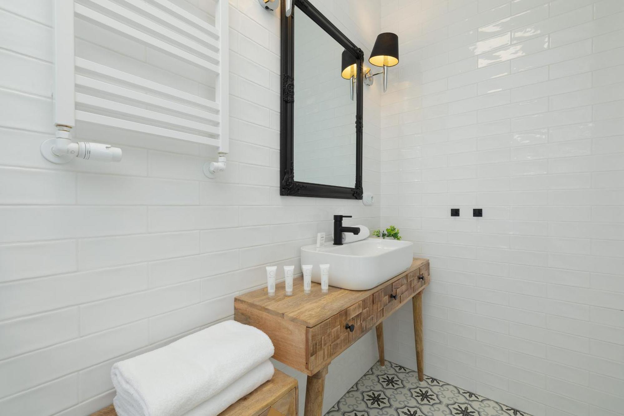 Cosy With Air Conditioning By Renters Apartment