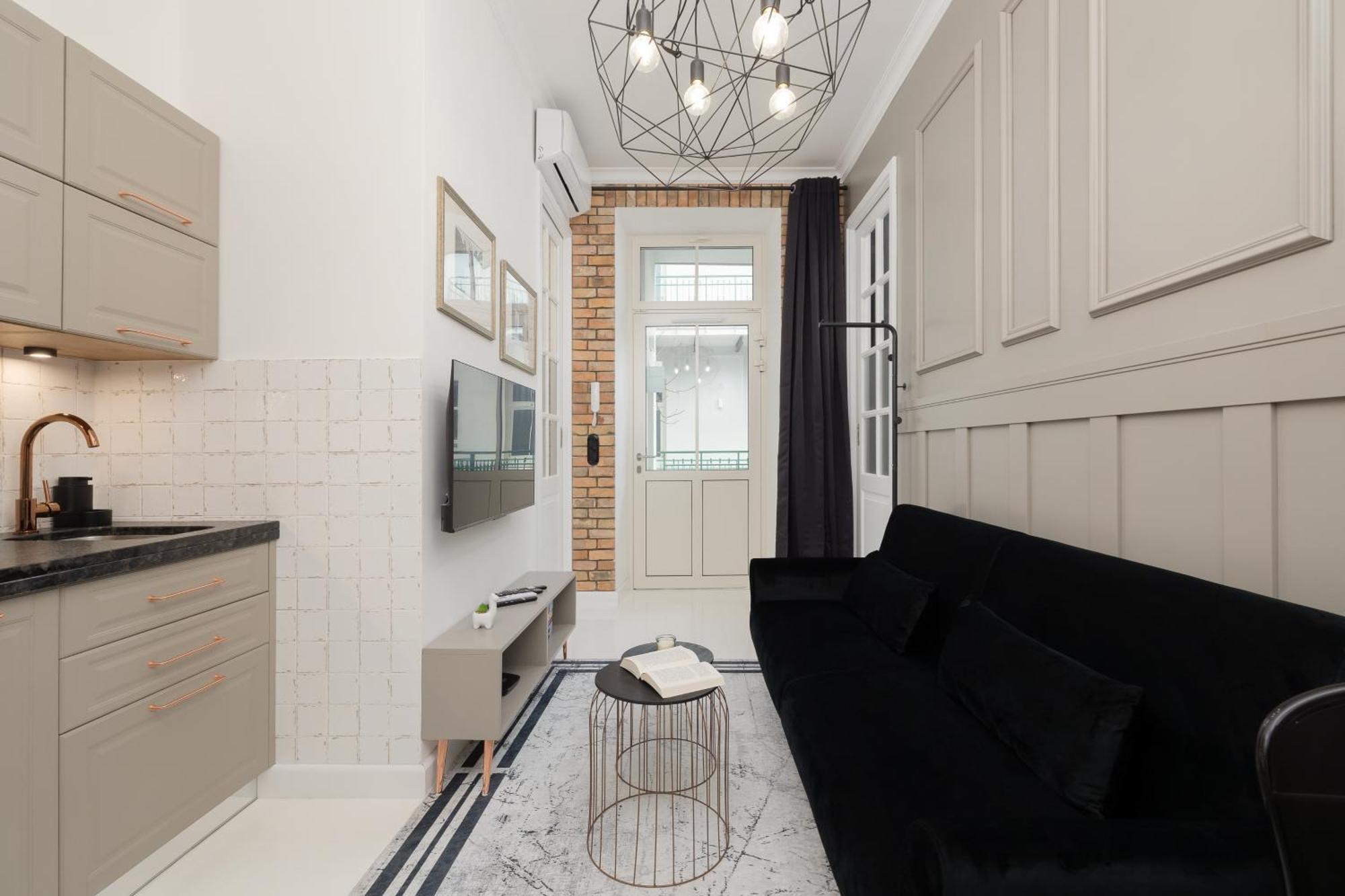 Cosy With Air Conditioning By Renters *