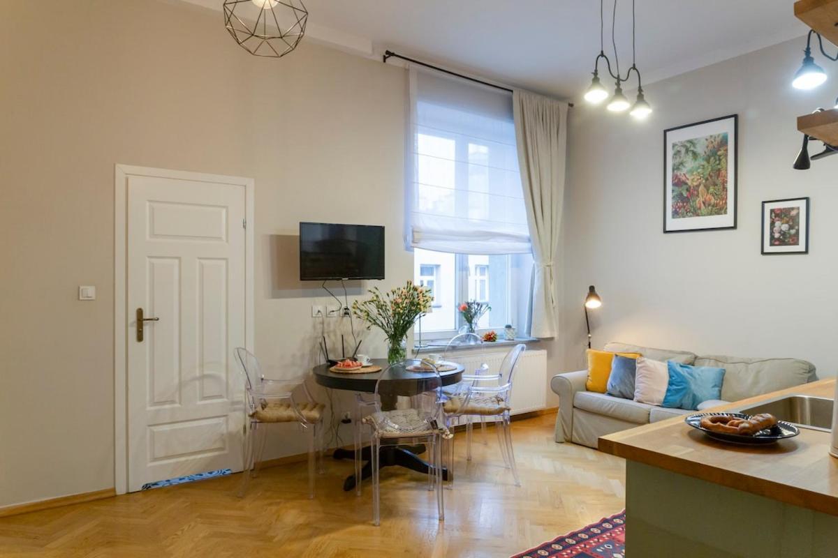 Apartment Harmony By The Opera House