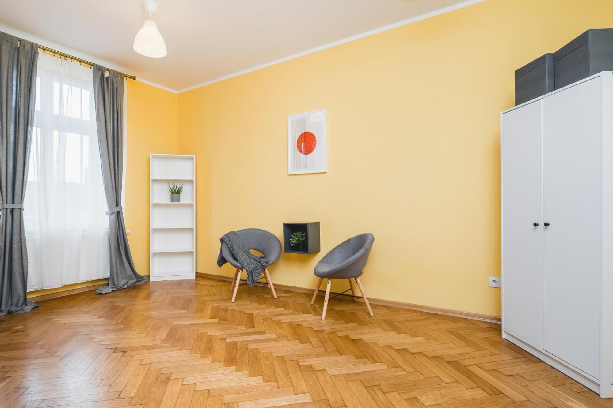 Modern Urban Escape - Old Town - By Upstairs Apartament *