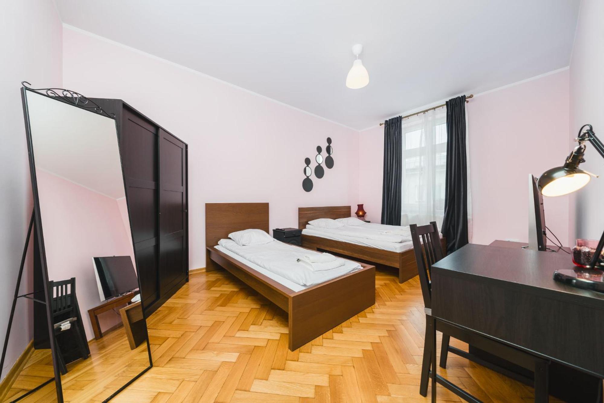 Modern Urban Escape - Old Town - By Upstairs Kraków