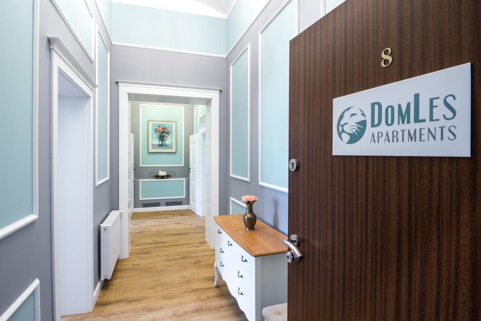 Apartament Domles *