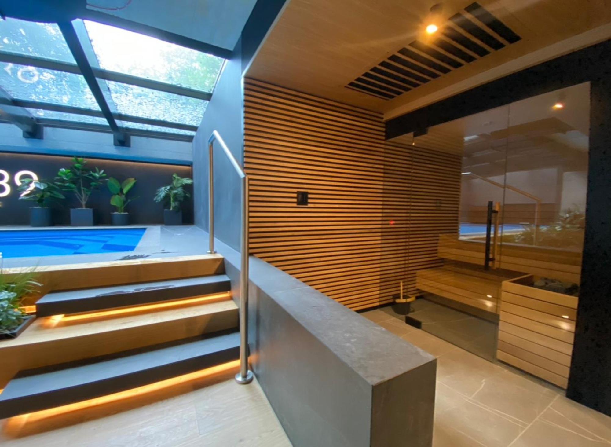 Vistula Avenue Free Parking, Swimming Pool, Sauna & Gym Krakow