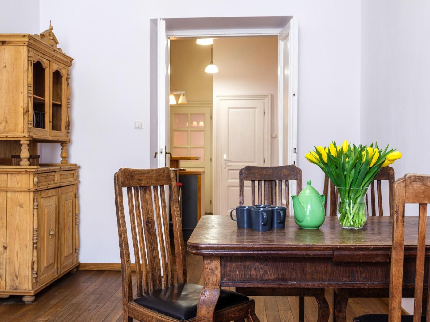 Apartment Tyzenhauz Krowoderska Street Krakow