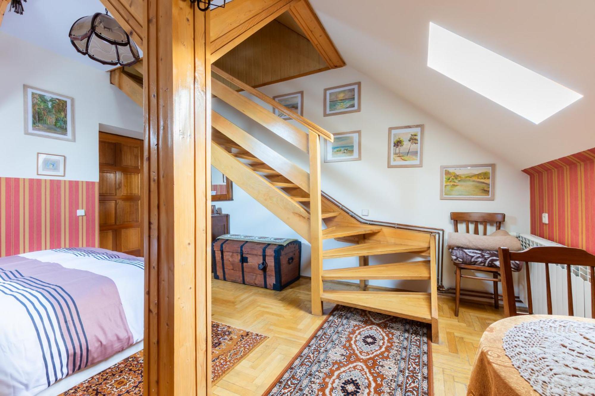 Painter's House Apartment