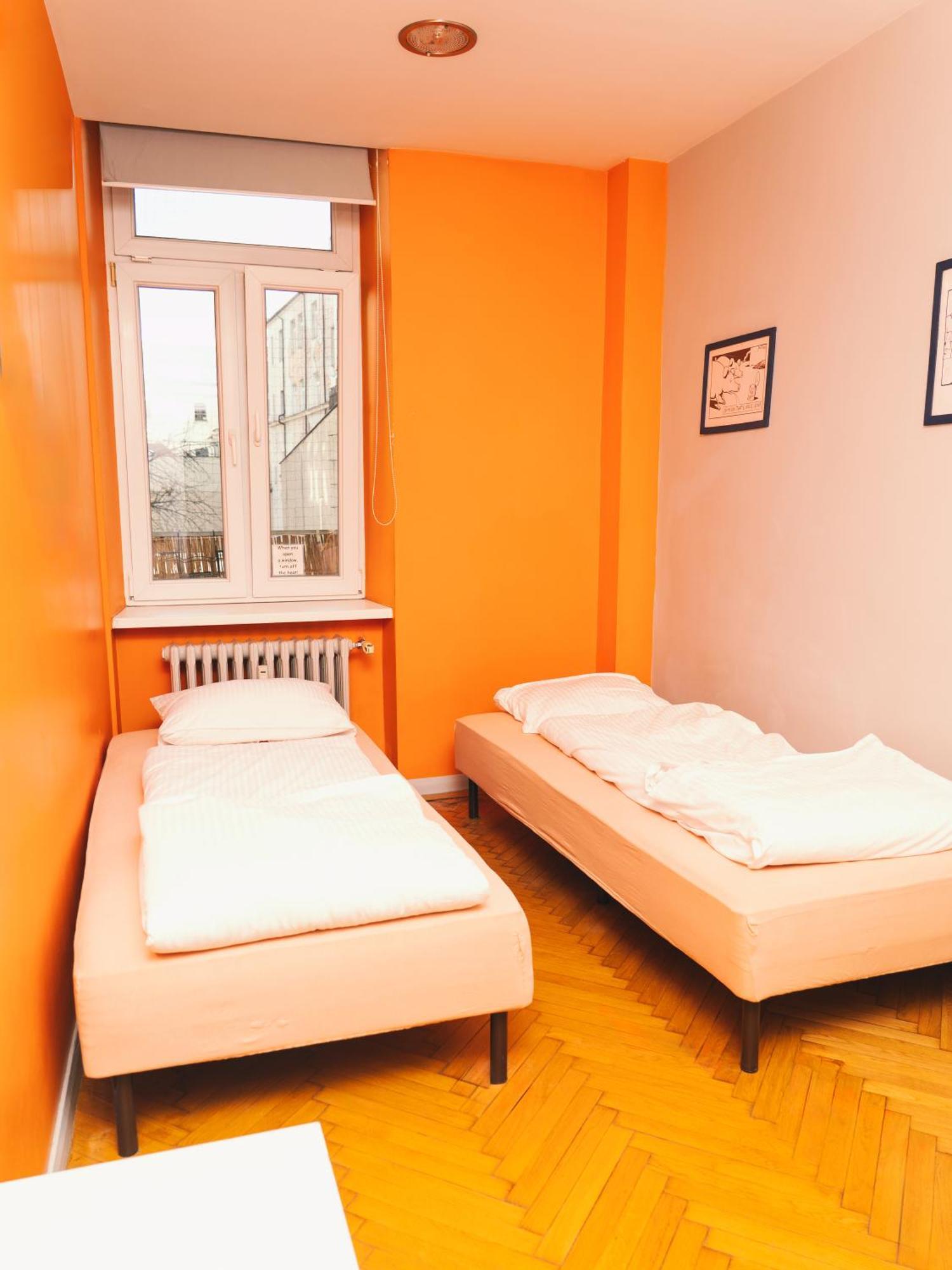 Lazemaze Hostel *