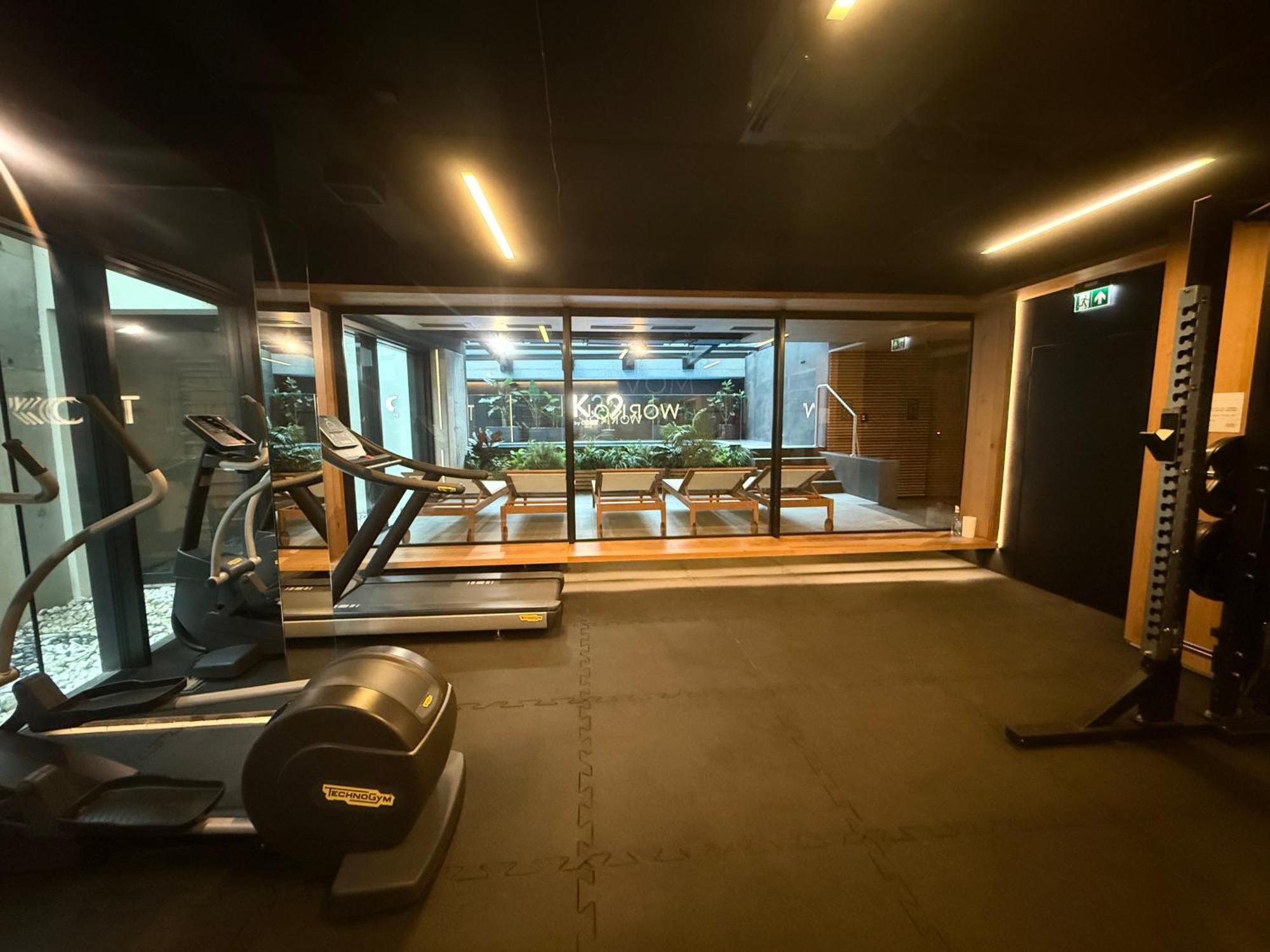 Vistula Avenue Free Parking, Swimming Pool, Sauna & Gym Apartment *