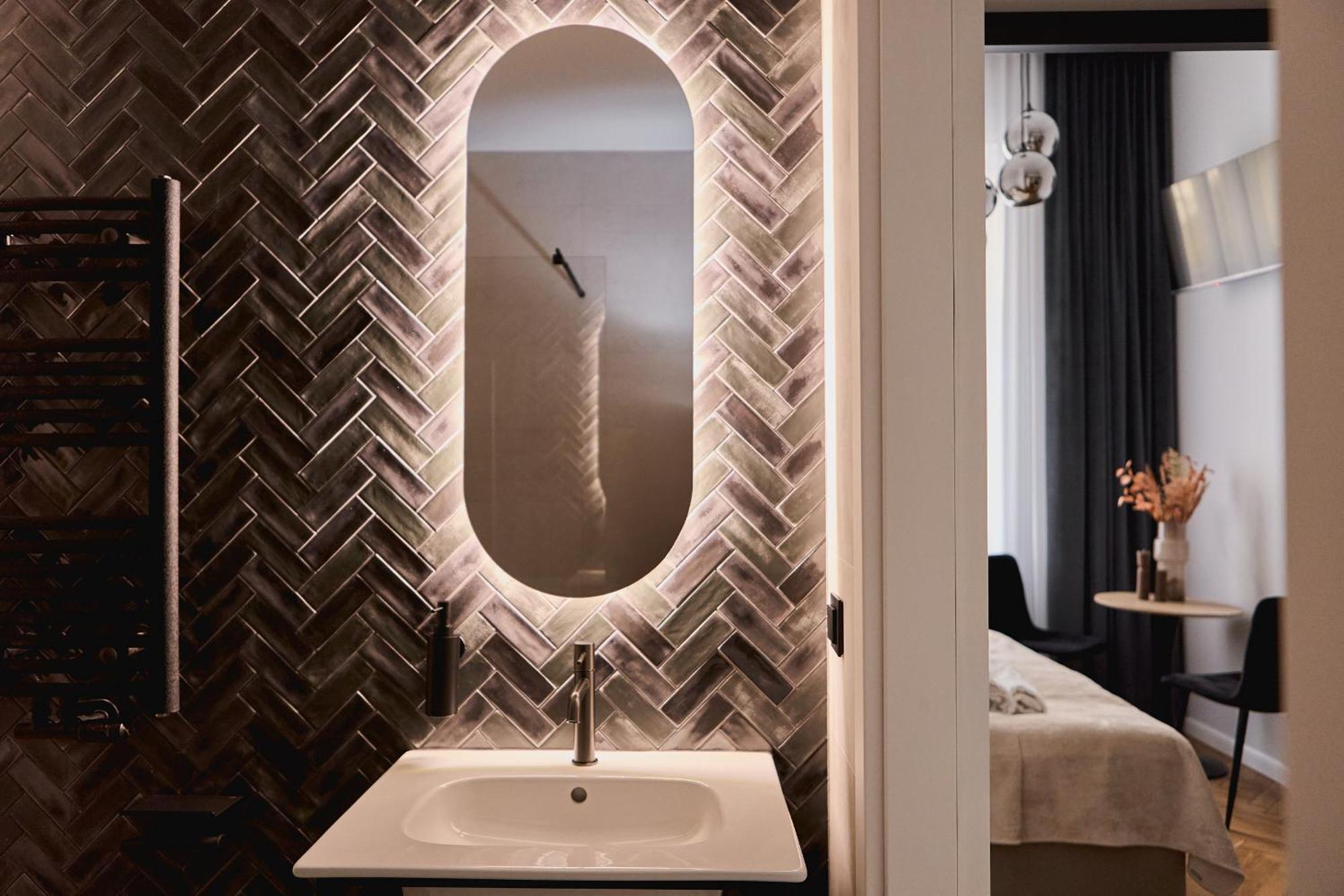 Old Town Charm & Chic By Downtown Apartment