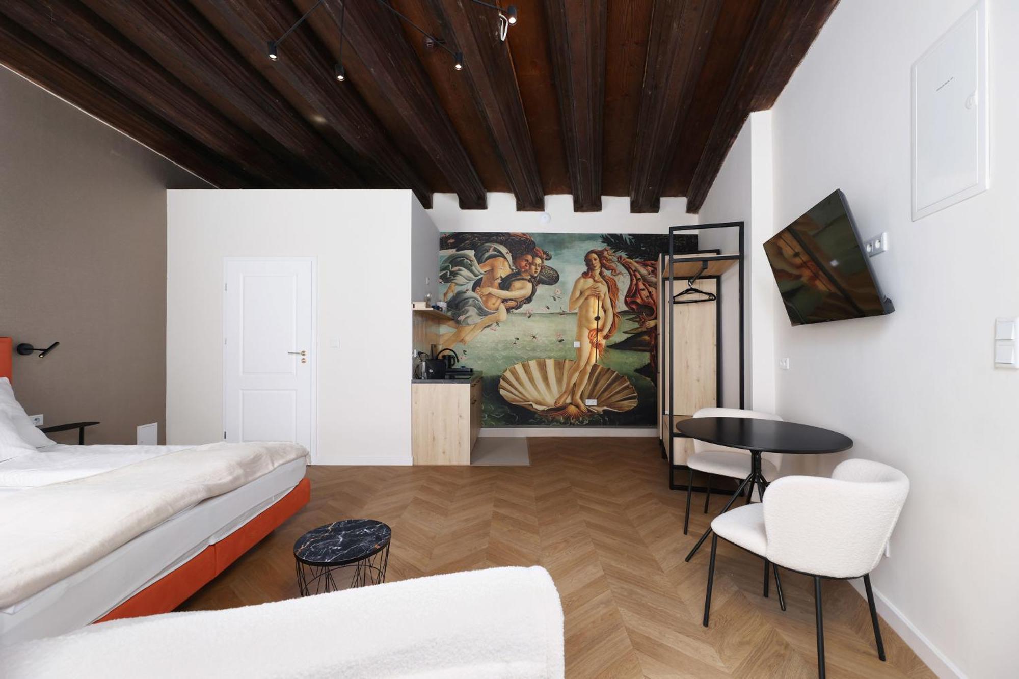 Hetman Main Square Apartment