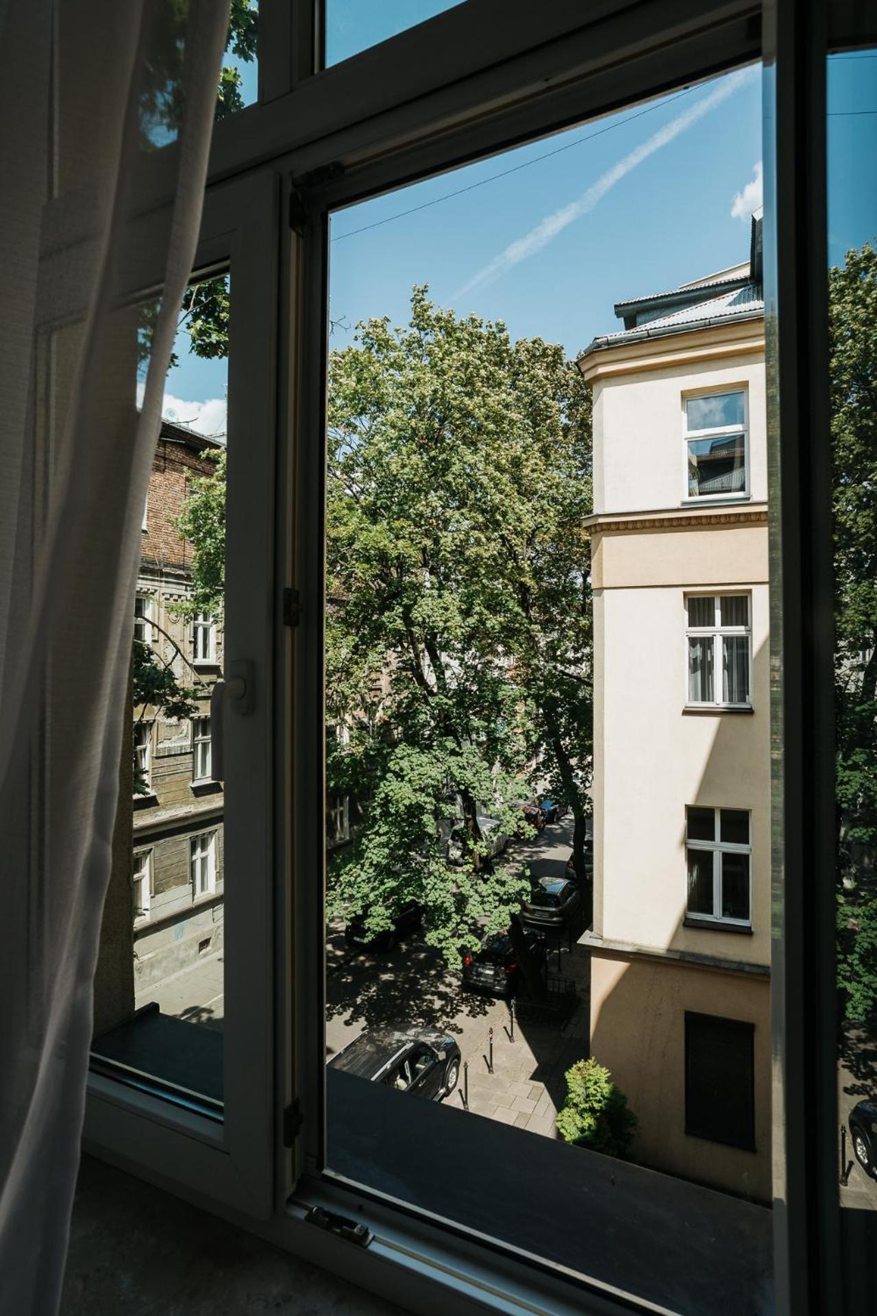 Golden Merchant Main Square Apartment *