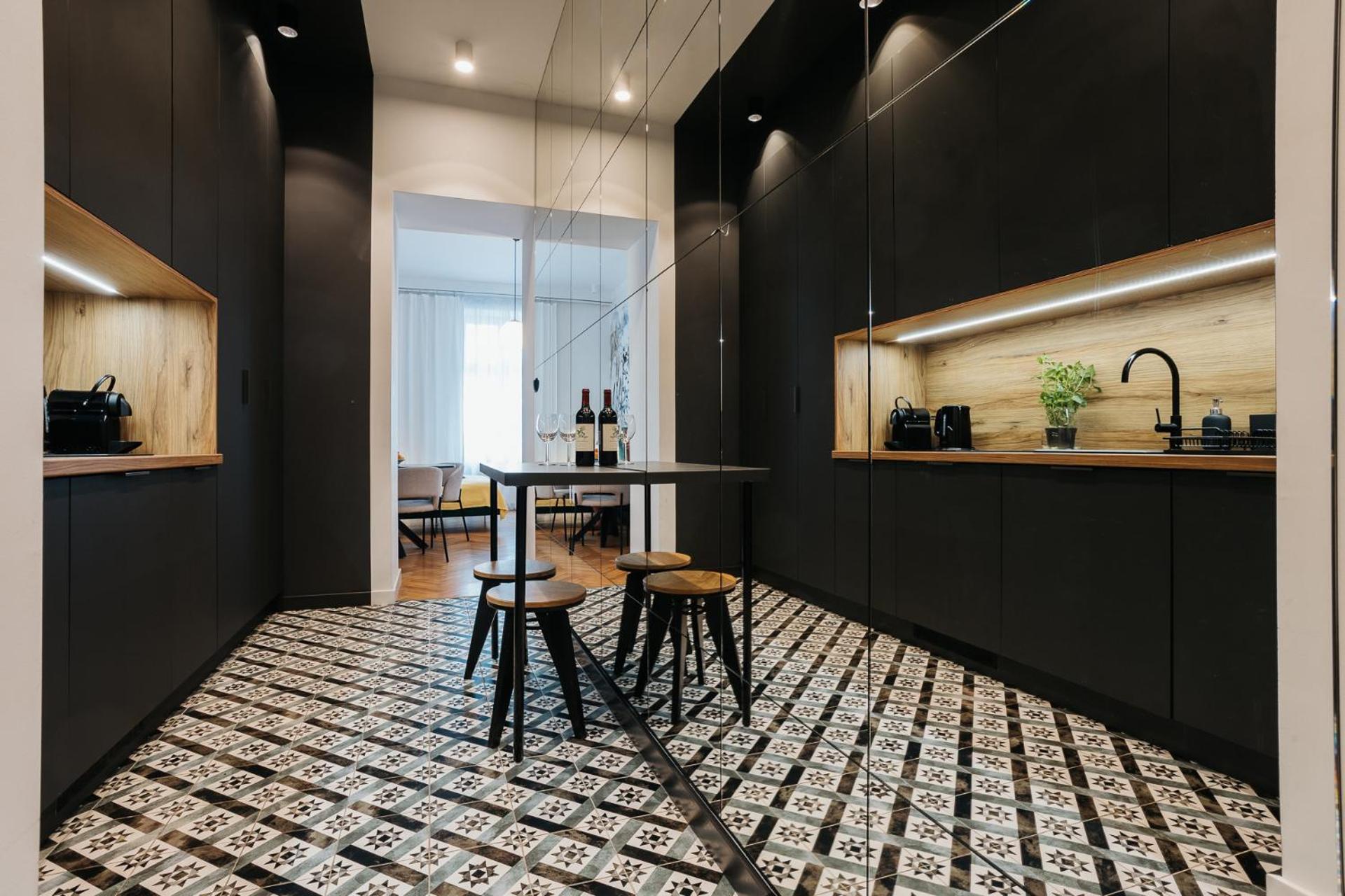 Apartment Golden Merchant Main Square